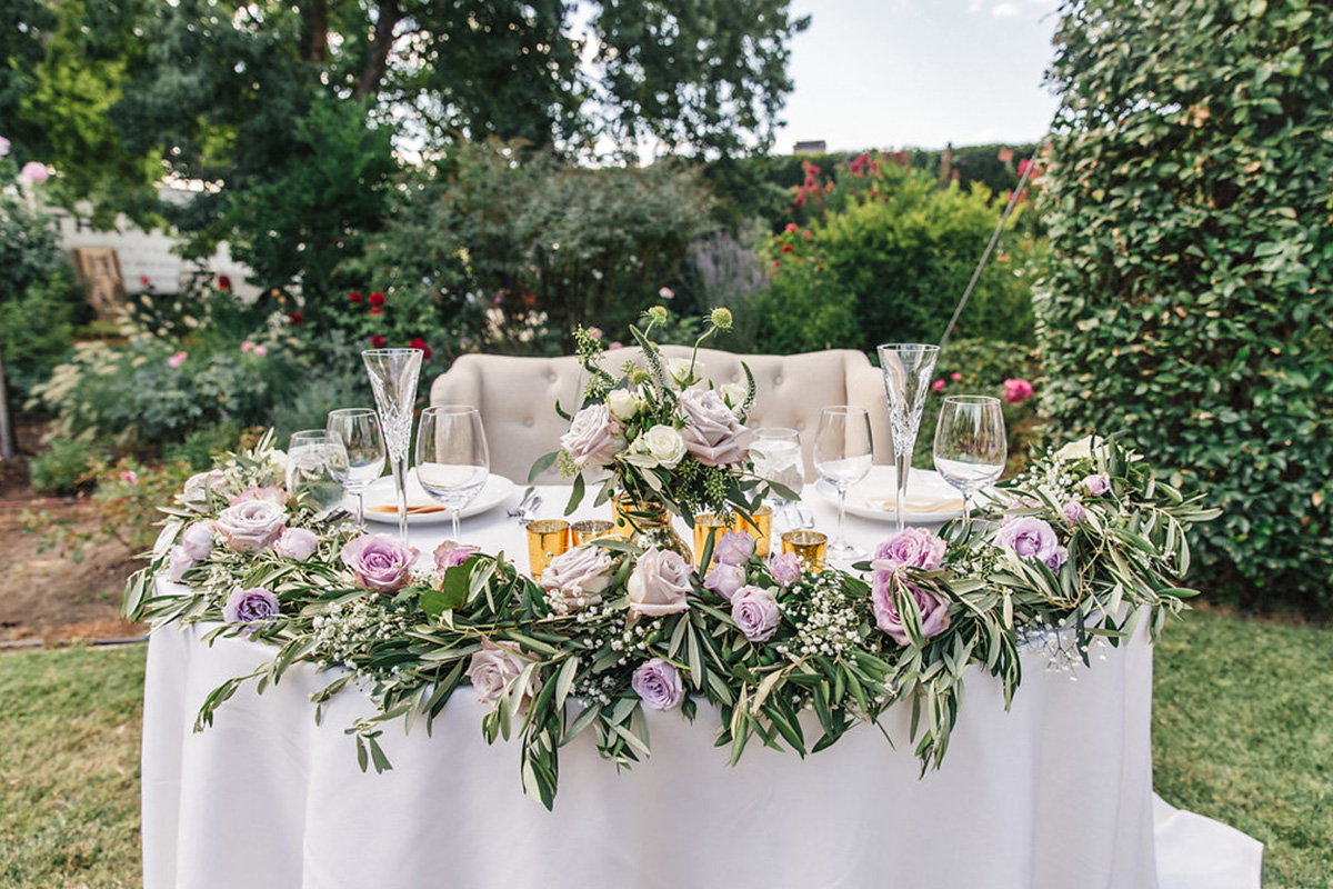 garden grove bride & groom table